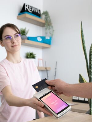 Зарабатывайте с нашей партнерской программой в категории Лидогенерация