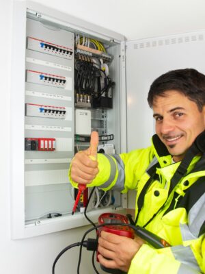 Срочный вызов электрика на дом