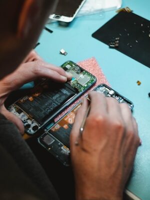 Зарабатывайте с нашей партнерской программой в категории Ремонт телефонов Зарабатывайте с нашей партнерской программой в категории Ремонт телефонов